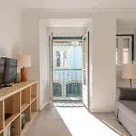 Chiado Meets Bairro Apartment