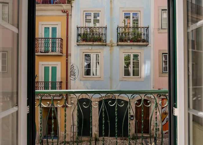 Chiado Meets Bairro Apartment